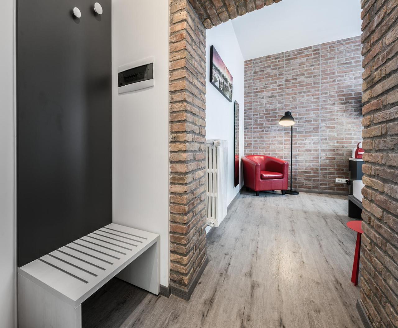 Lele Rooms San Lorenzo Рим Экстерьер фото